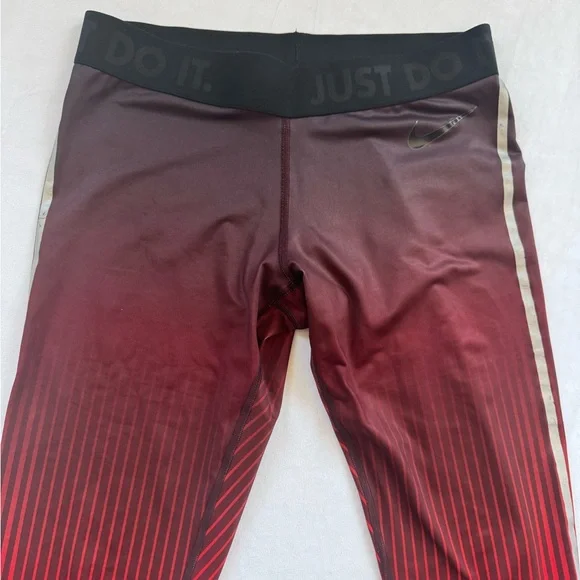 Nike Dri Fit Women’s Tight Moment Federation Collection Red Leggings SZ M - Picture 11 of 16